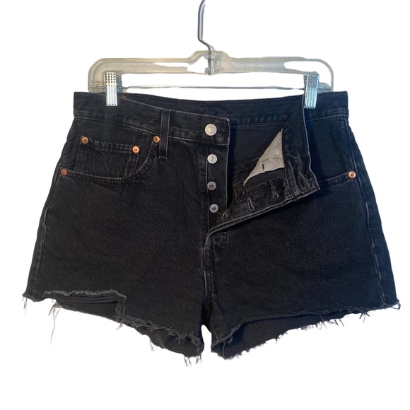 Levi’s Women’s Black 501 Frayed High Waisted Shorts Size 30 - Picture 7 of 11